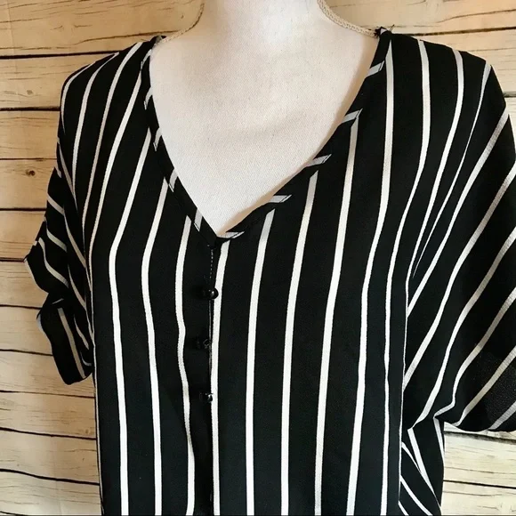 Papermoon by Stitchfix Striped Tie Dolman Top - Picture 2 of 6